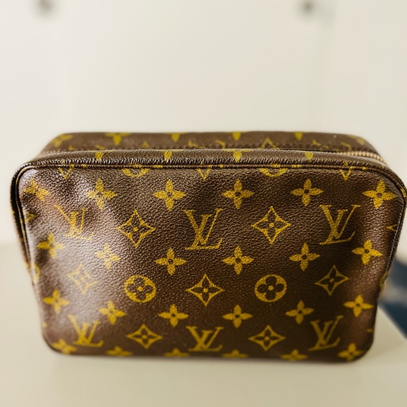 Toiletry 23 make up pouch ✔️Sold - Picture 8 of 16